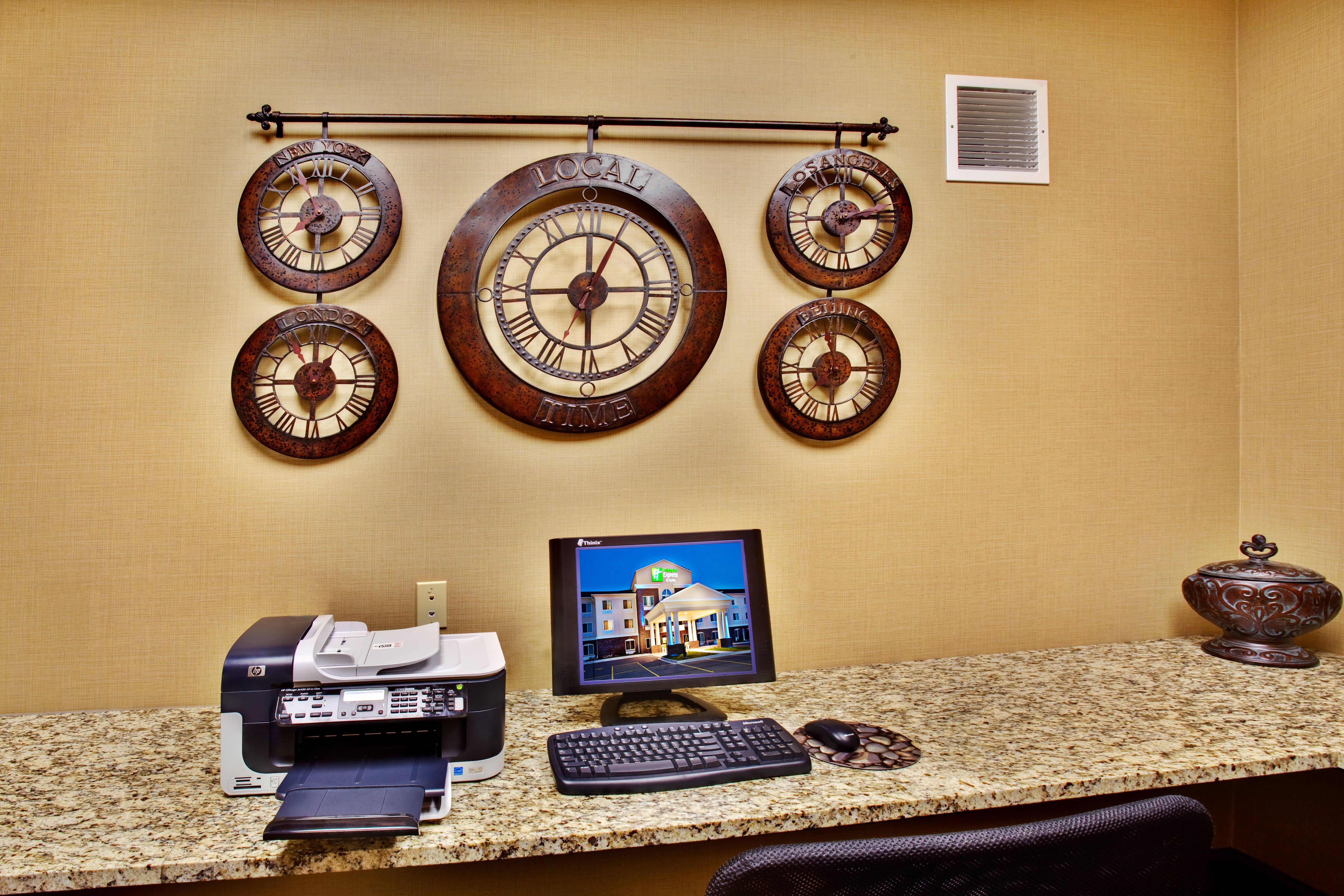 Holiday Inn Express Hotel & Suites - Dubuque West By Ihg Exterior foto