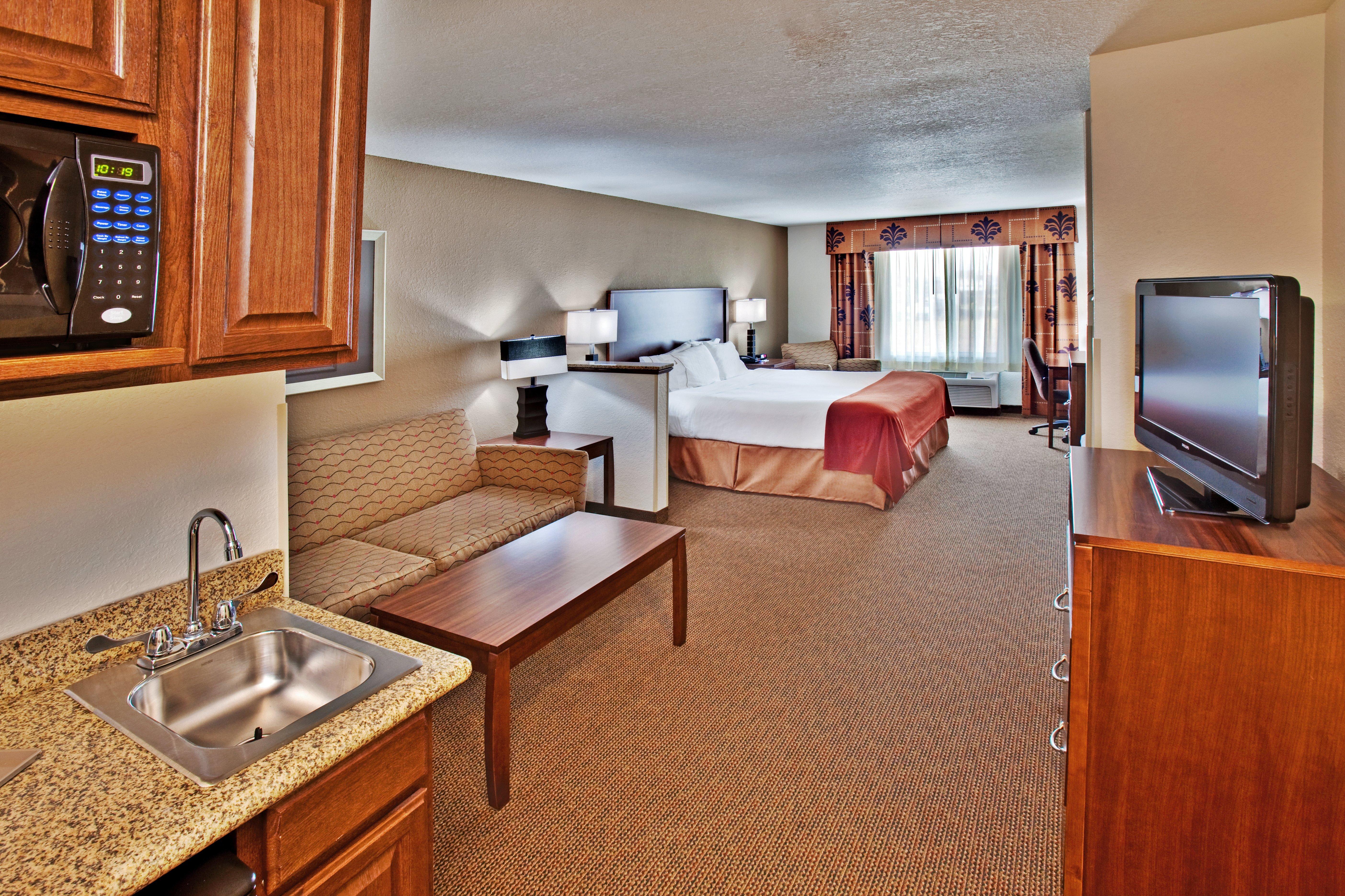 Holiday Inn Express Hotel & Suites - Dubuque West By Ihg Exterior foto
