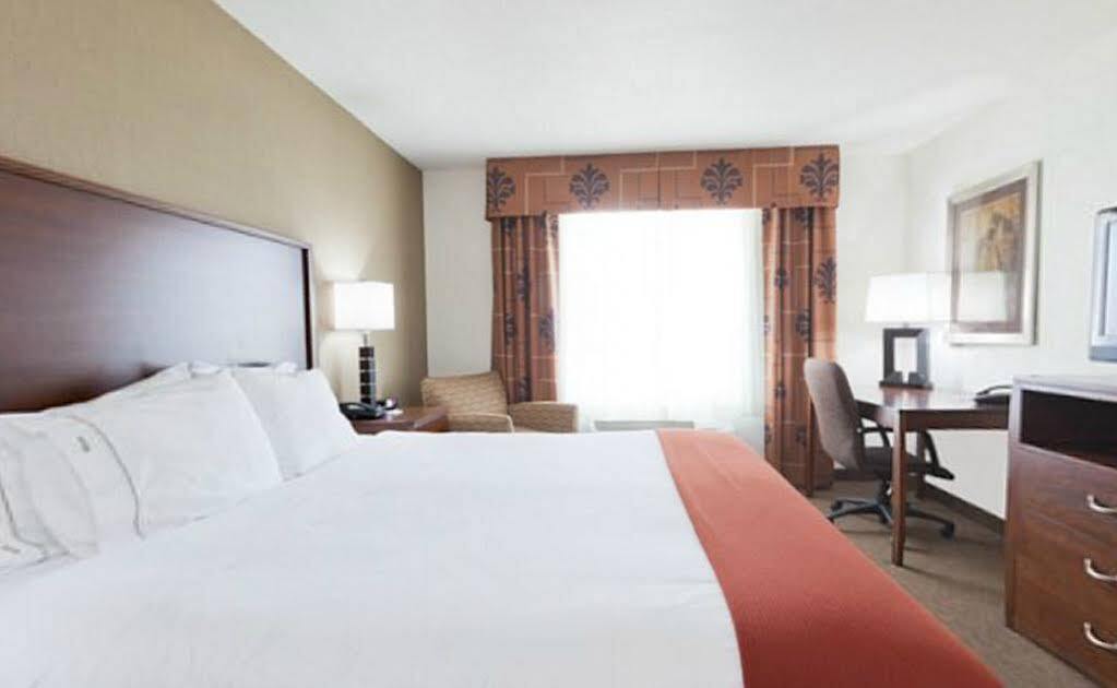 Holiday Inn Express Hotel & Suites - Dubuque West By Ihg Exterior foto